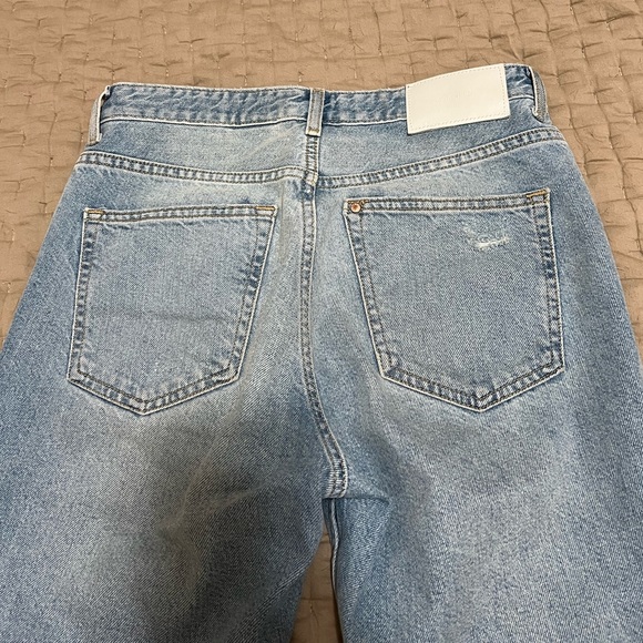 Ripped Boyfriend Jeans - Picture 9 of 9